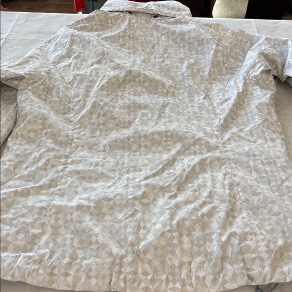 Columbia Women's Patterned Gray Ski Jacket - Picture 4 of 5